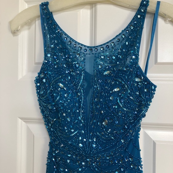 Sean prom dress - Picture 2 of 6